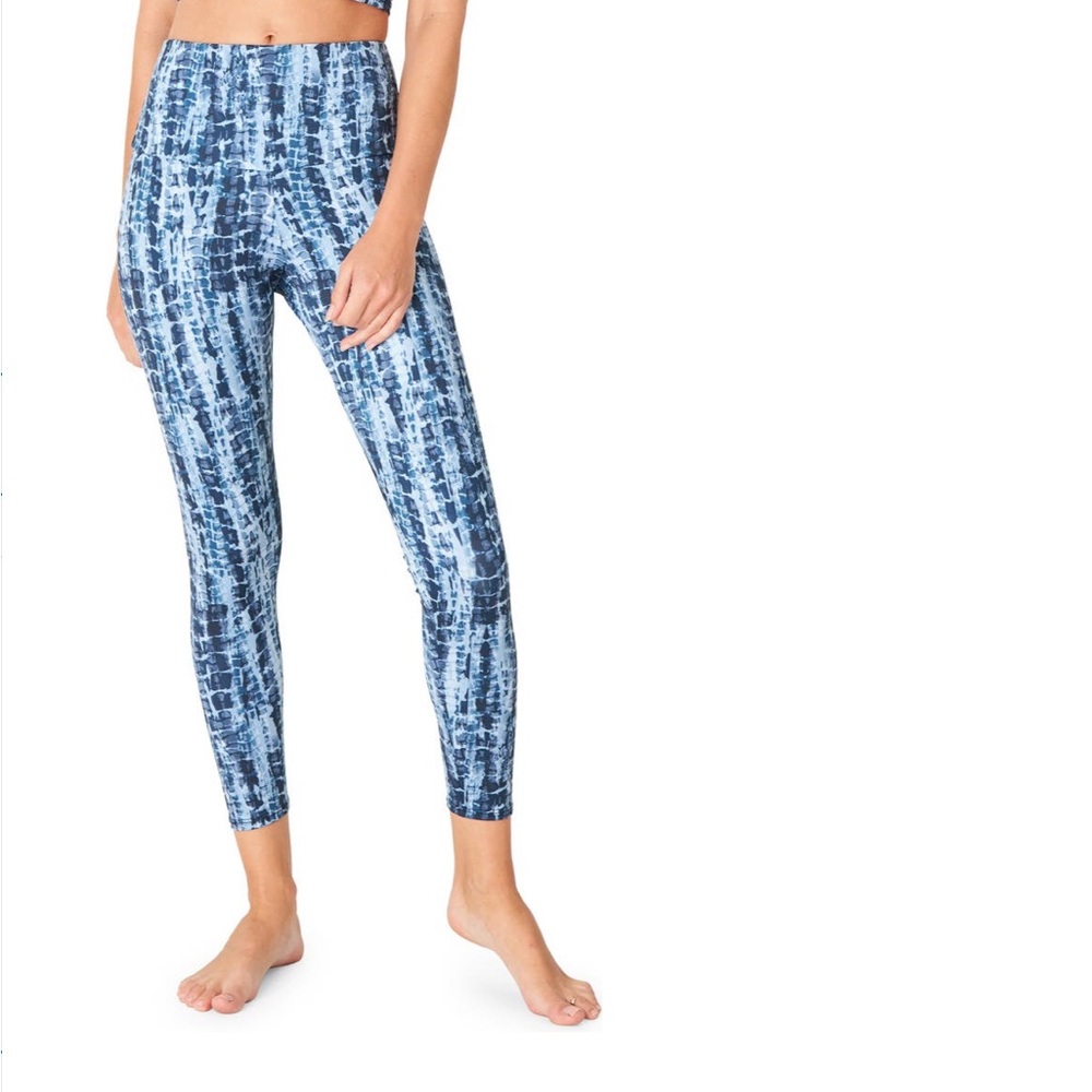 NWT Onzie High Rise Capris Leggings